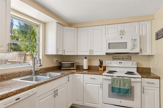 111 W GRAPEFRUIT CIRCLE, Clearwater, FL 33763