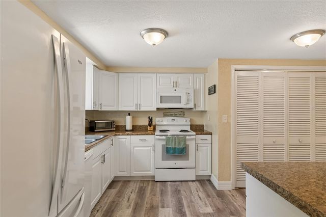 111 W GRAPEFRUIT CIRCLE, Clearwater, FL 33763
