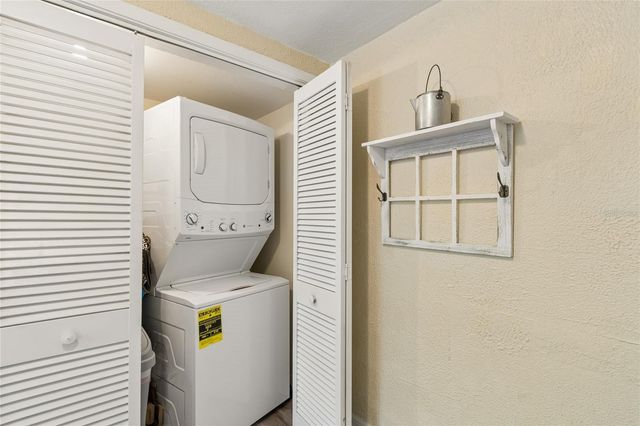 111 W GRAPEFRUIT CIRCLE, Clearwater, FL 33763