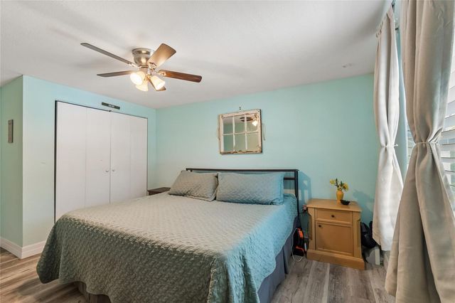 111 W GRAPEFRUIT CIRCLE, Clearwater, FL 33763