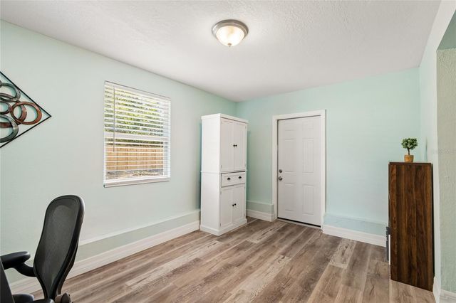 111 W GRAPEFRUIT CIRCLE, Clearwater, FL 33763