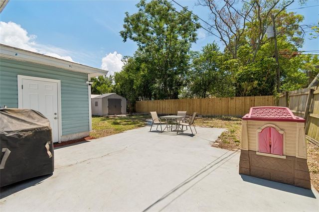 111 W GRAPEFRUIT CIRCLE, Clearwater, FL 33763