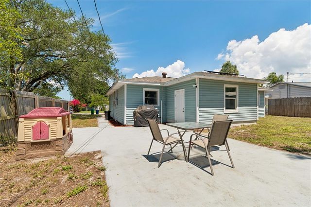 111 W GRAPEFRUIT CIRCLE, Clearwater, FL 33763