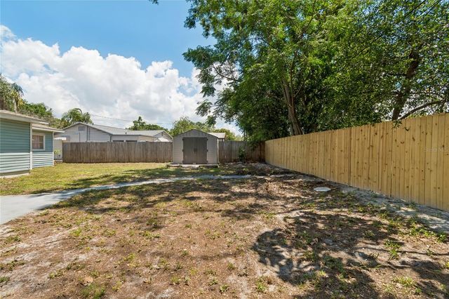 111 W GRAPEFRUIT CIRCLE, Clearwater, FL 33763