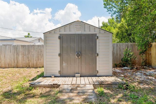111 W GRAPEFRUIT CIRCLE, Clearwater, FL 33763