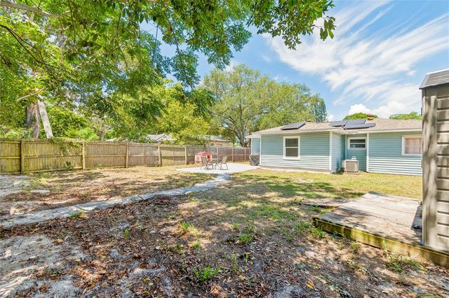 111 W GRAPEFRUIT CIRCLE, Clearwater, FL 33763