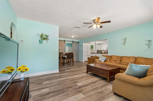 111 W GRAPEFRUIT CIRCLE, Clearwater, FL 33763