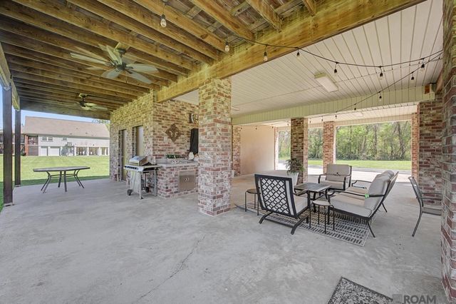 17693 Cove Ln, Port Vincent, LA 70726