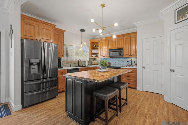 17693 Cove Ln, Port Vincent, LA 70726