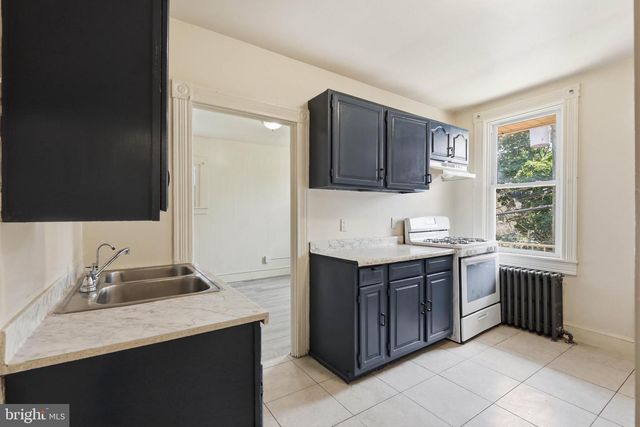 121 LAUREL ST, Lancaster, PA 17603