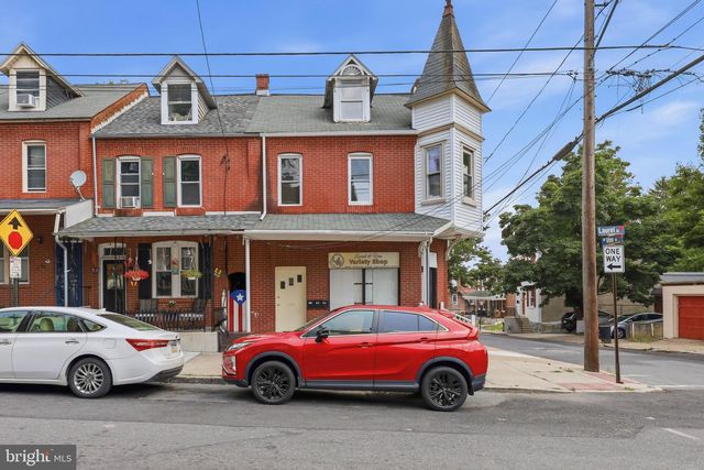 121 LAUREL ST, Lancaster, PA 17603
