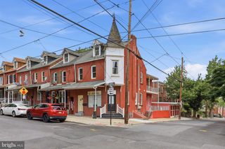 121 LAUREL ST, Lancaster, PA 17603