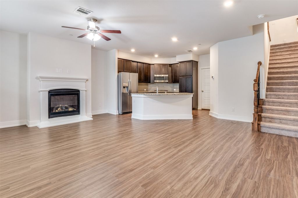 2423 Siskiyou Street, Lewisville, TX 75056