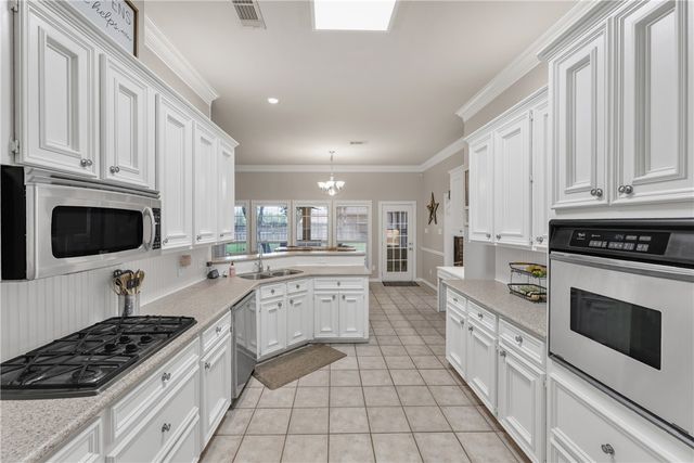 5010 Harbour Town Court, College Station, TX 77845