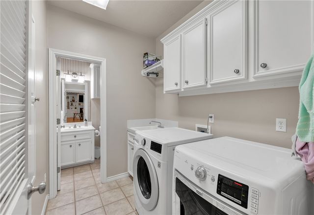 5010 Harbour Town Court, College Station, TX 77845