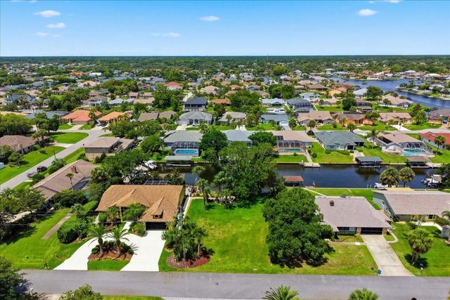 25 COTTONWOOD COURT, Palm Coast, FL 32137