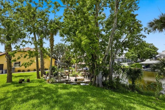 25 COTTONWOOD COURT, Palm Coast, FL 32137