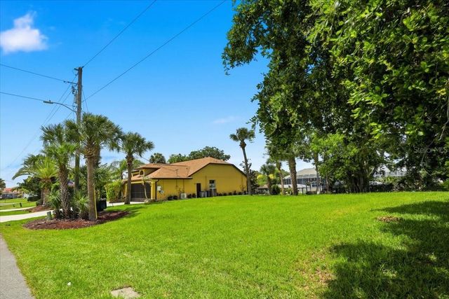 25 COTTONWOOD COURT, Palm Coast, FL 32137