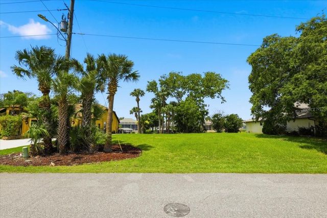 25 COTTONWOOD COURT, Palm Coast, FL 32137