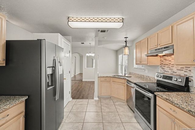 214 ROSWELL CYN, San Antonio, TX 78245