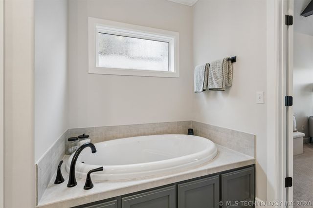 2711 W Van Buren Court, Broken Arrow, OK 74011