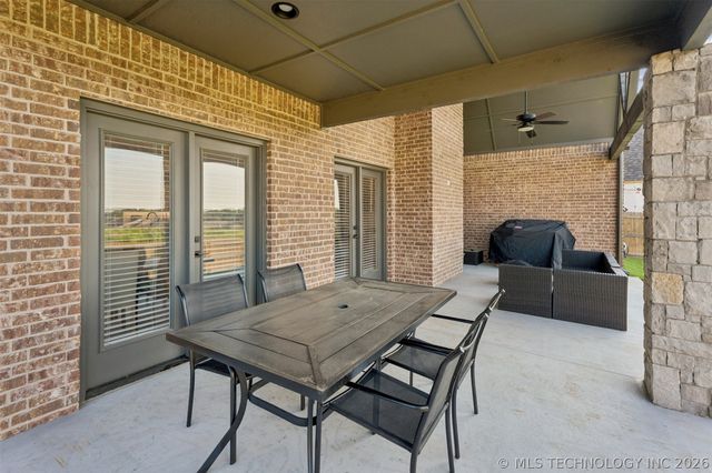 2711 W Van Buren Court, Broken Arrow, OK 74011