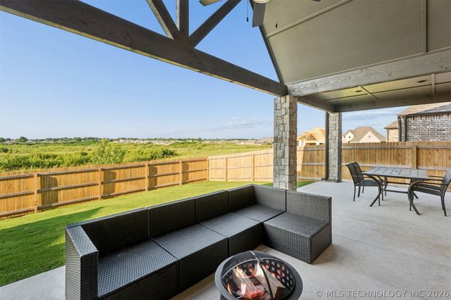 2711 W Van Buren Court, Broken Arrow, OK 74011