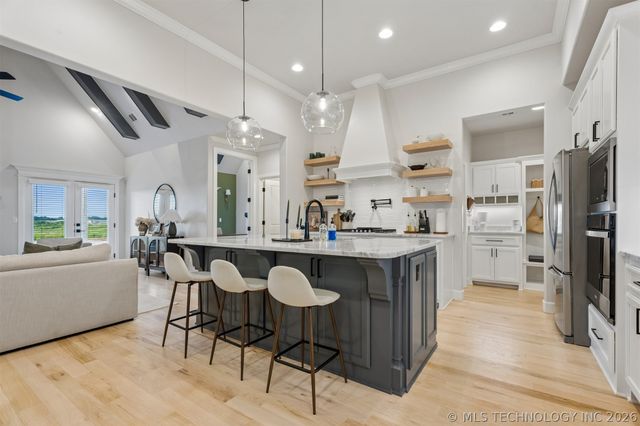 2711 W Van Buren Court, Broken Arrow, OK 74011
