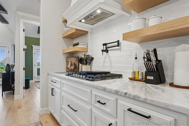 2711 W Van Buren Court, Broken Arrow, OK 74011