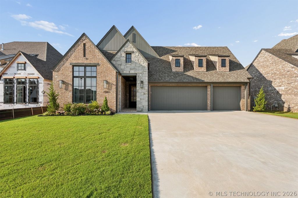 2711 W Van Buren Court, Broken Arrow, OK 74011