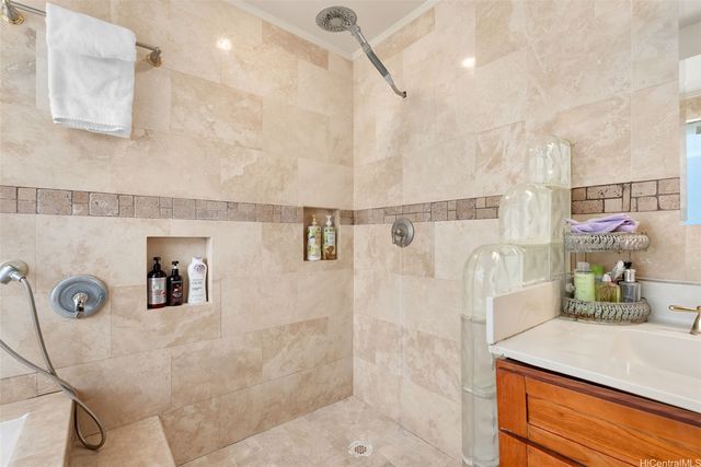 5060 Kalanianaole Highway, Honolulu, HI 96821