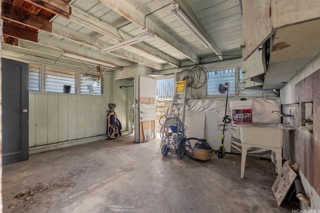 5060 Kalanianaole Highway, Honolulu, HI 96821