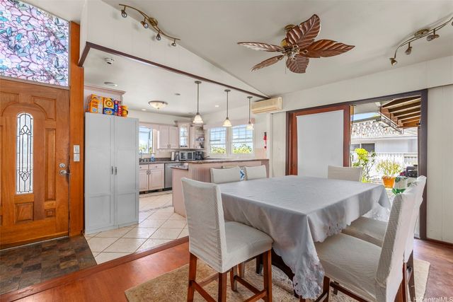 5060 Kalanianaole Highway, Honolulu, HI 96821