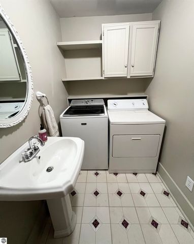 153 Allen Avenue, Alma, MI 48801