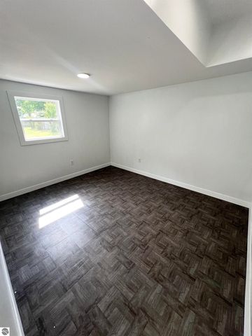 153 Allen Avenue, Alma, MI 48801