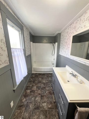 153 Allen Avenue, Alma, MI 48801