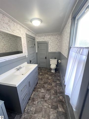 153 Allen Avenue, Alma, MI 48801