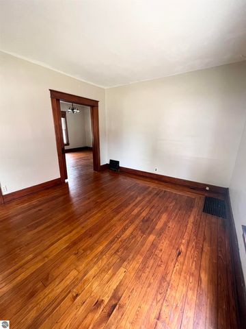 153 Allen Avenue, Alma, MI 48801