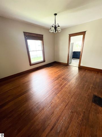 153 Allen Avenue, Alma, MI 48801