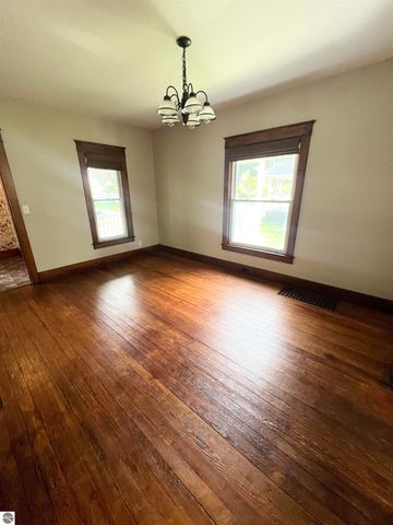 153 Allen Avenue, Alma, MI 48801