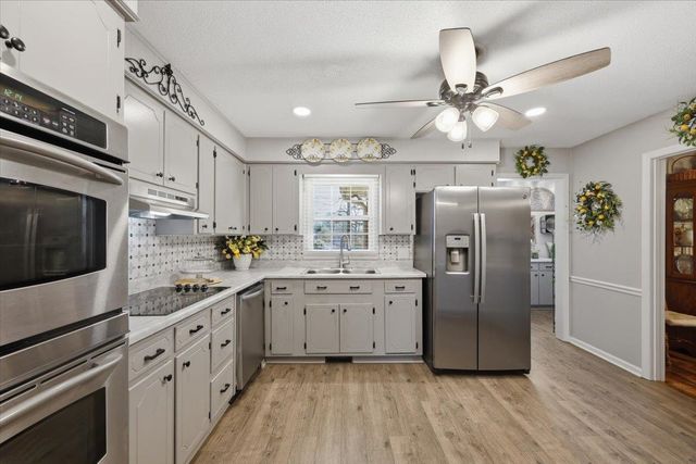 276 Lake Forest Drive, Spartanburg, SC 29307