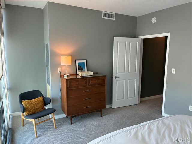 4909 Laclede Avenue 804, St Louis, MO 63108