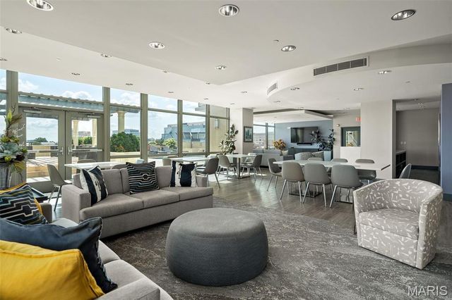 4909 Laclede Avenue 804, St Louis, MO 63108