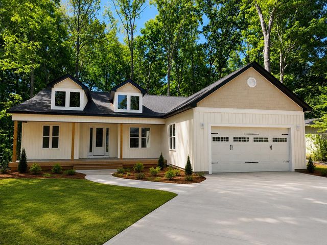 318 FAIRWAY DR, Locust Grove, VA 22508