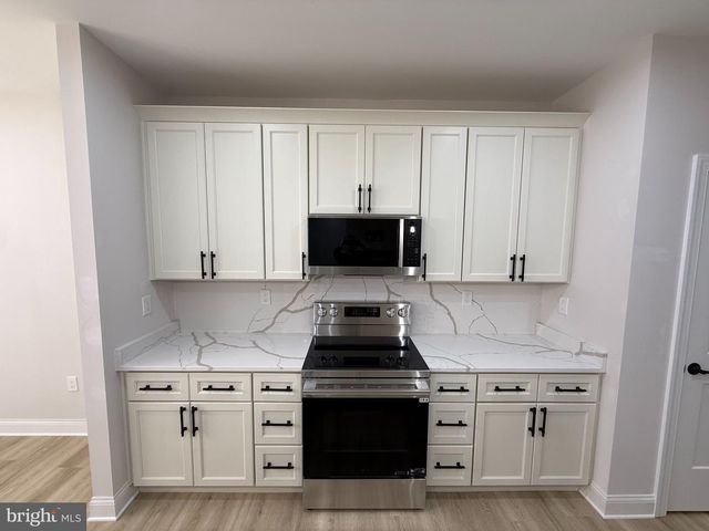 318 FAIRWAY DR, Locust Grove, VA 22508