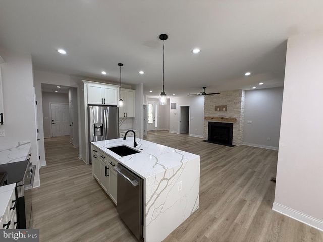 318 FAIRWAY DR, Locust Grove, VA 22508