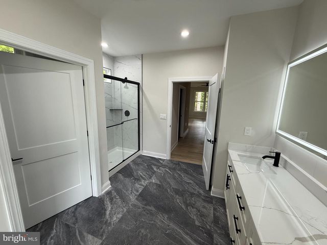 318 FAIRWAY DR, Locust Grove, VA 22508