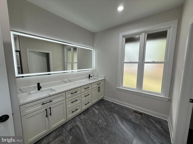 318 FAIRWAY DR, Locust Grove, VA 22508