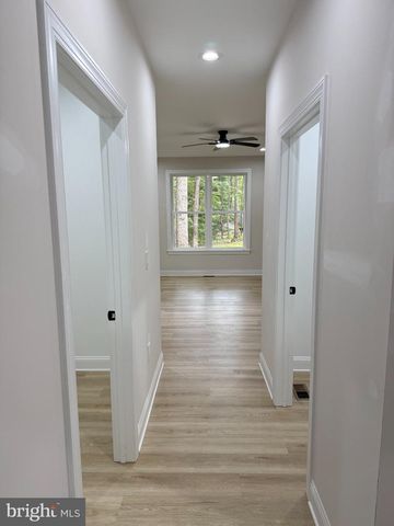 318 FAIRWAY DR, Locust Grove, VA 22508