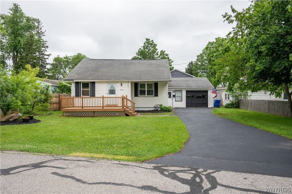 4470 Stratford, Hamburg, NY 14075